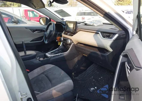 2020 Toyota Rav4 Xle z USA, uszkodzony, nr VIN 2T3P1RFVXLW116941